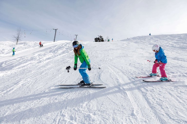 Skifahren mit der Familie am Weissensee Skifahren mit der Familie am Weissensee