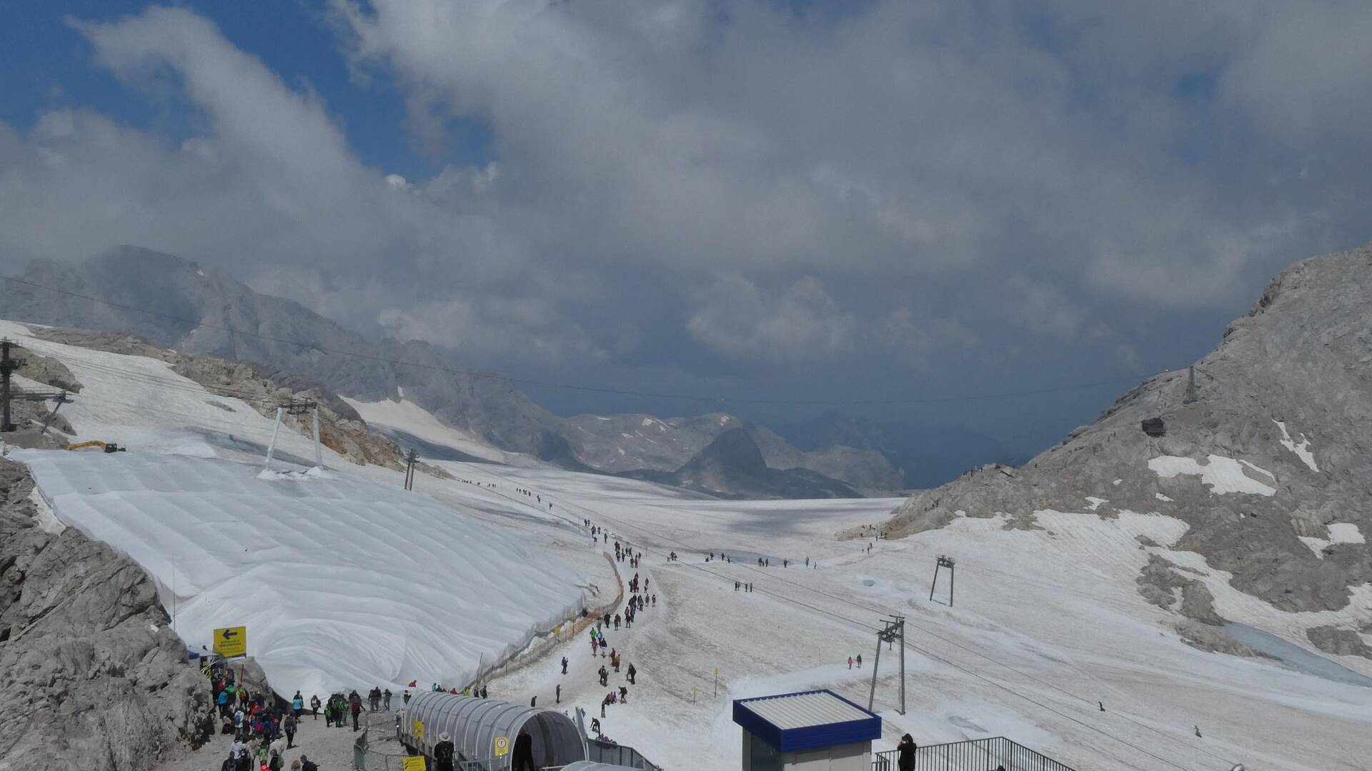 Dachstein Steiermark: Gletscherwanderungen im Sommer erleben