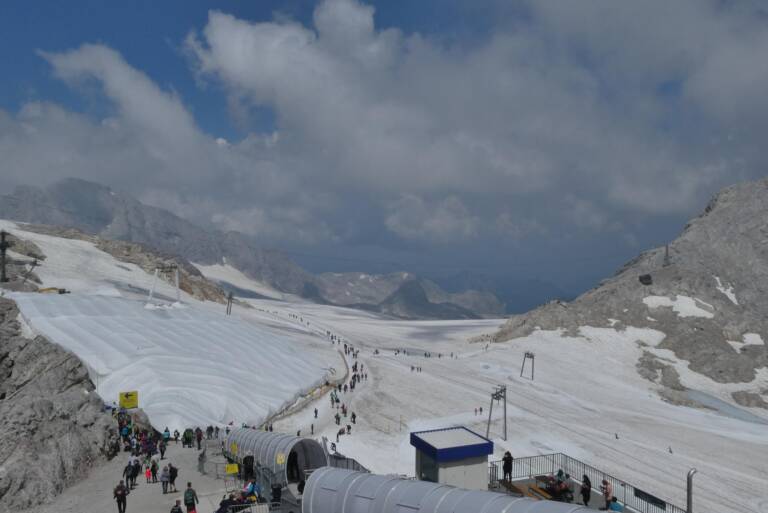 Dachstein Steiermark: Gletscherwanderungen im Sommer erleben
