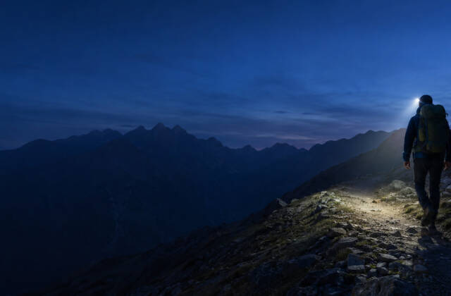 Stirnlampe Wandern: Die besten Modelle 2026 im Test