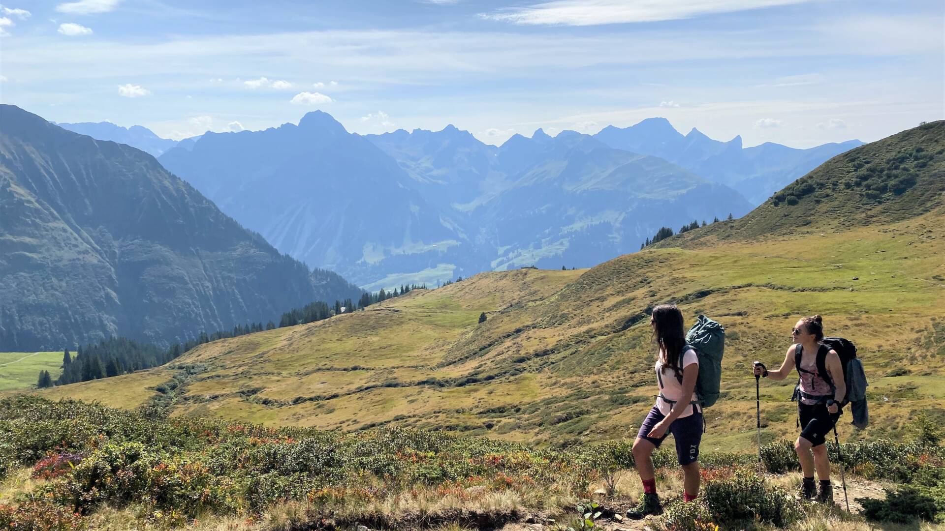 Bregenzerwald Wanderungen: Im Reich der beruehm Kaesestrasse