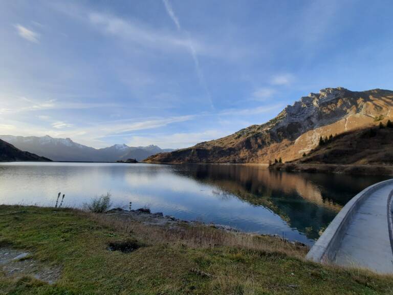 Blick zurück nach der Überquerung der Staumauer