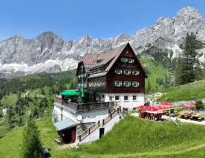 Austriahütte, 1638 m Seehöhe, Dachsteingebirge