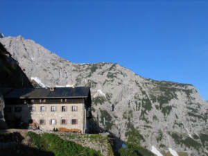 Karwendelhaus, 1765 m Seehöhe, Hinterautal-Vomper-Kette