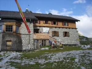 Leopold-Happisch-Haus, 1925 m Seehöhe, Tennengebirge