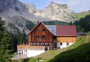 Otto-Mayr-Hütte, 1528 m Seehöhe, Tannheimer Berge